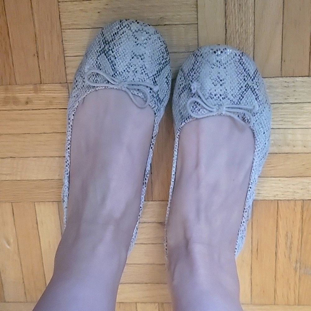 Foldable flats